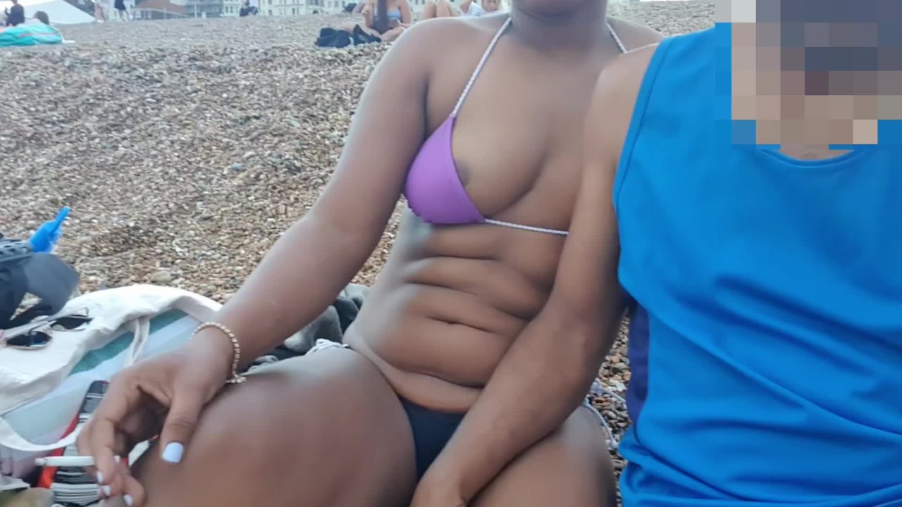 annie thomson recommends Nip Slips On The Beach