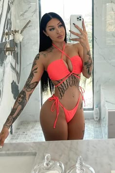 cormelia banks recommends lauren london bikini pic