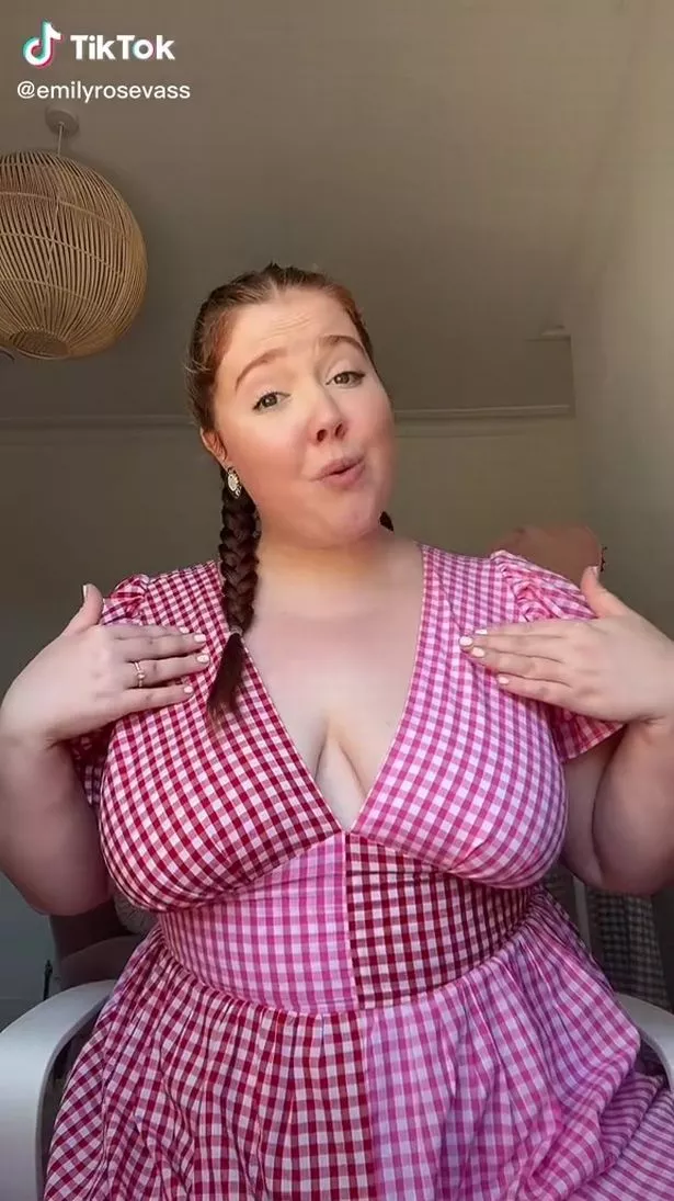 Curvy And Big Tits ball splitter