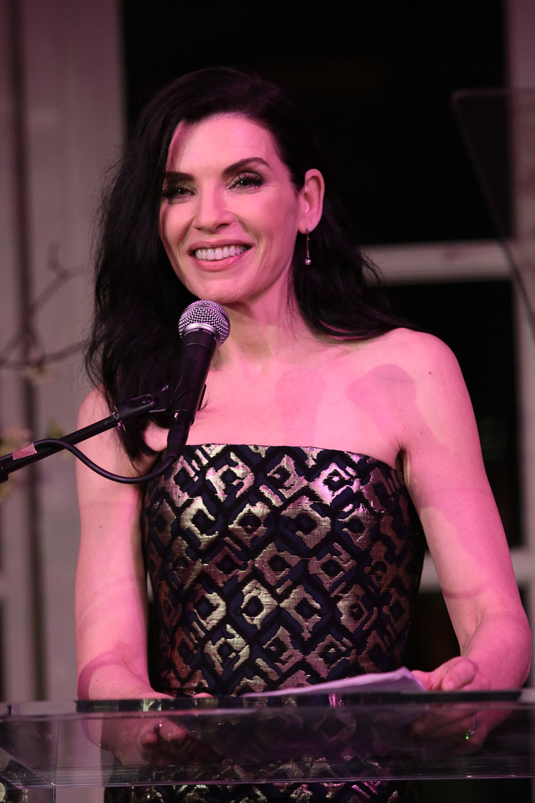 brian willetts recommends naked julianna margulies pic