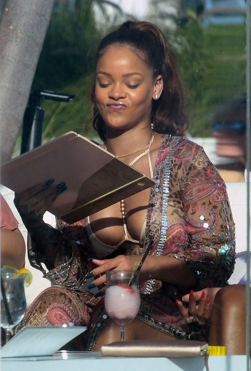 abo turki recommends Rihanna Hot Pictures