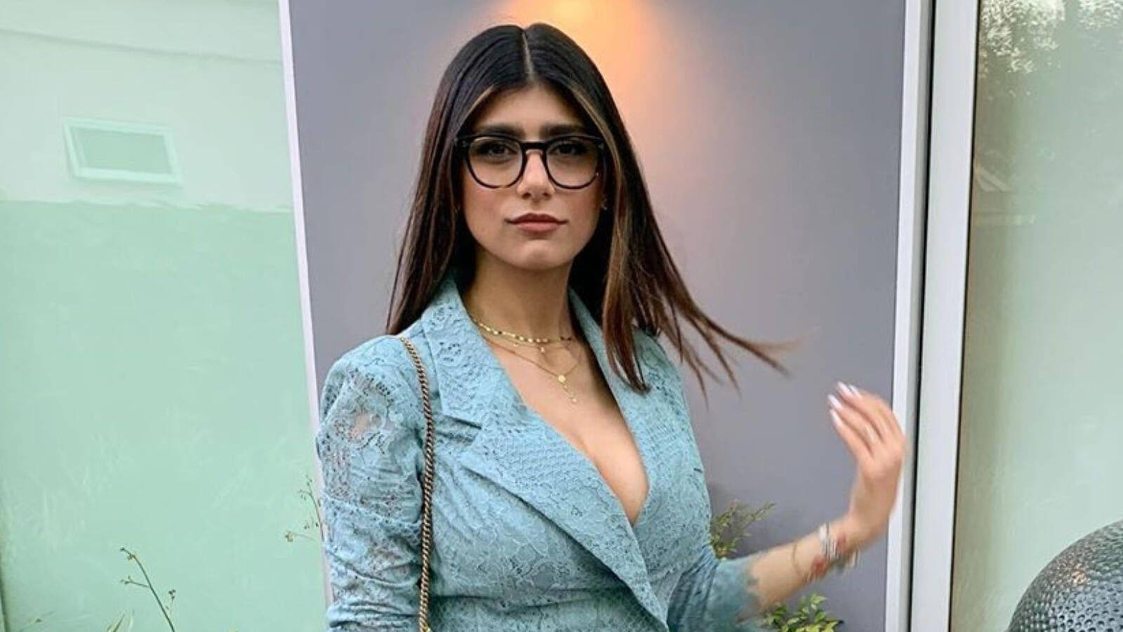 billy pritchard recommends mia khalifa 4k pic