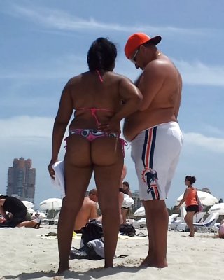 candid milf beach