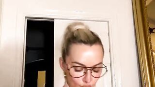 andy cavender recommends lindsey pelas cam pic