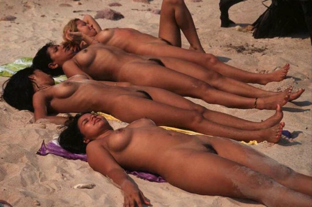 brian twyeffort recommends brazil beach nudes pic