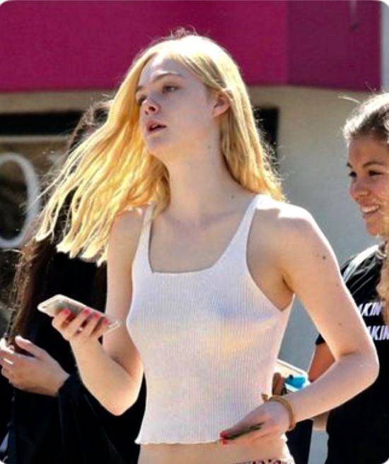 bob shull recommends elle fanning boobs pic