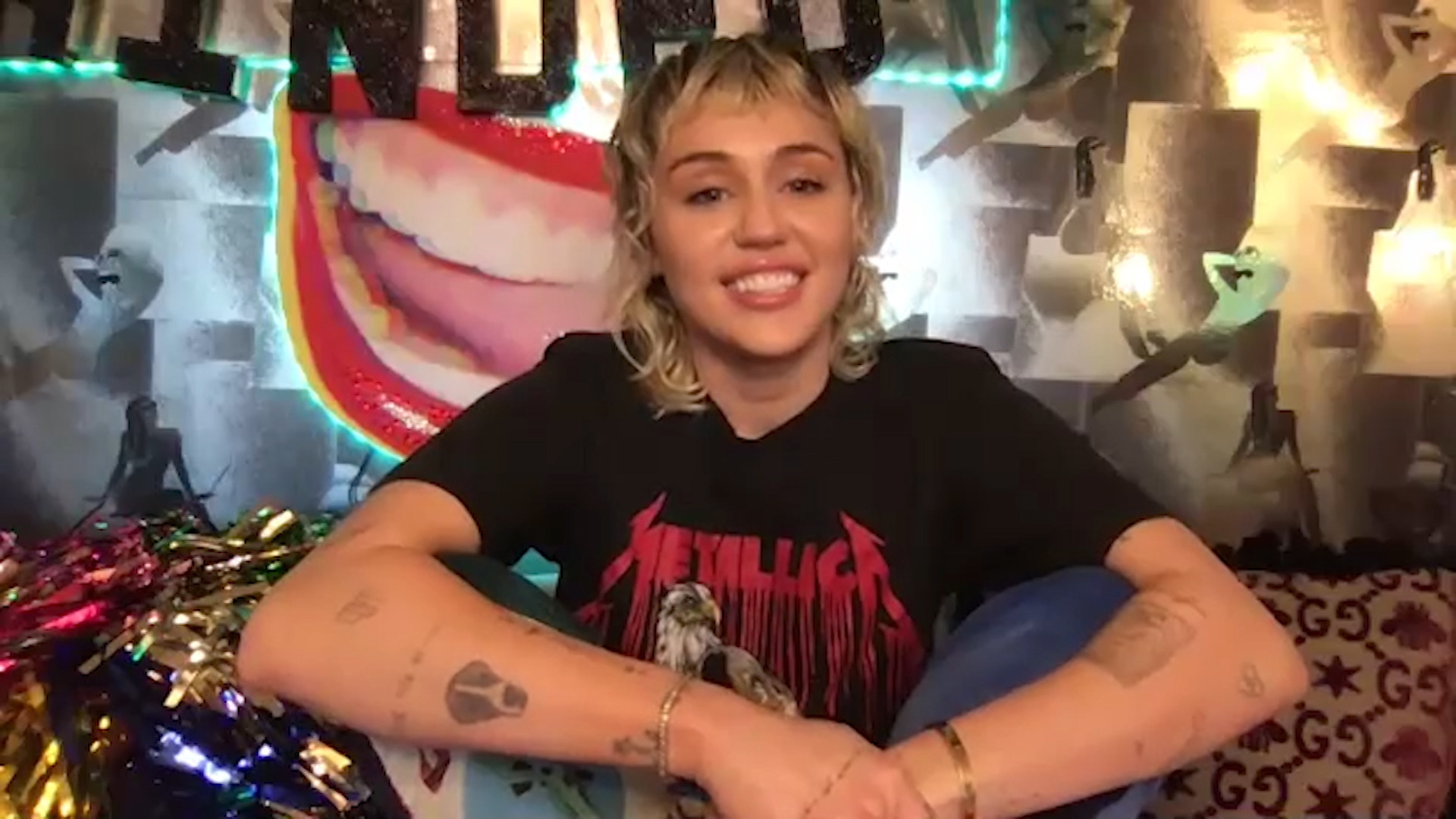 adrienne curry recommends miley cyrus blowjon pic