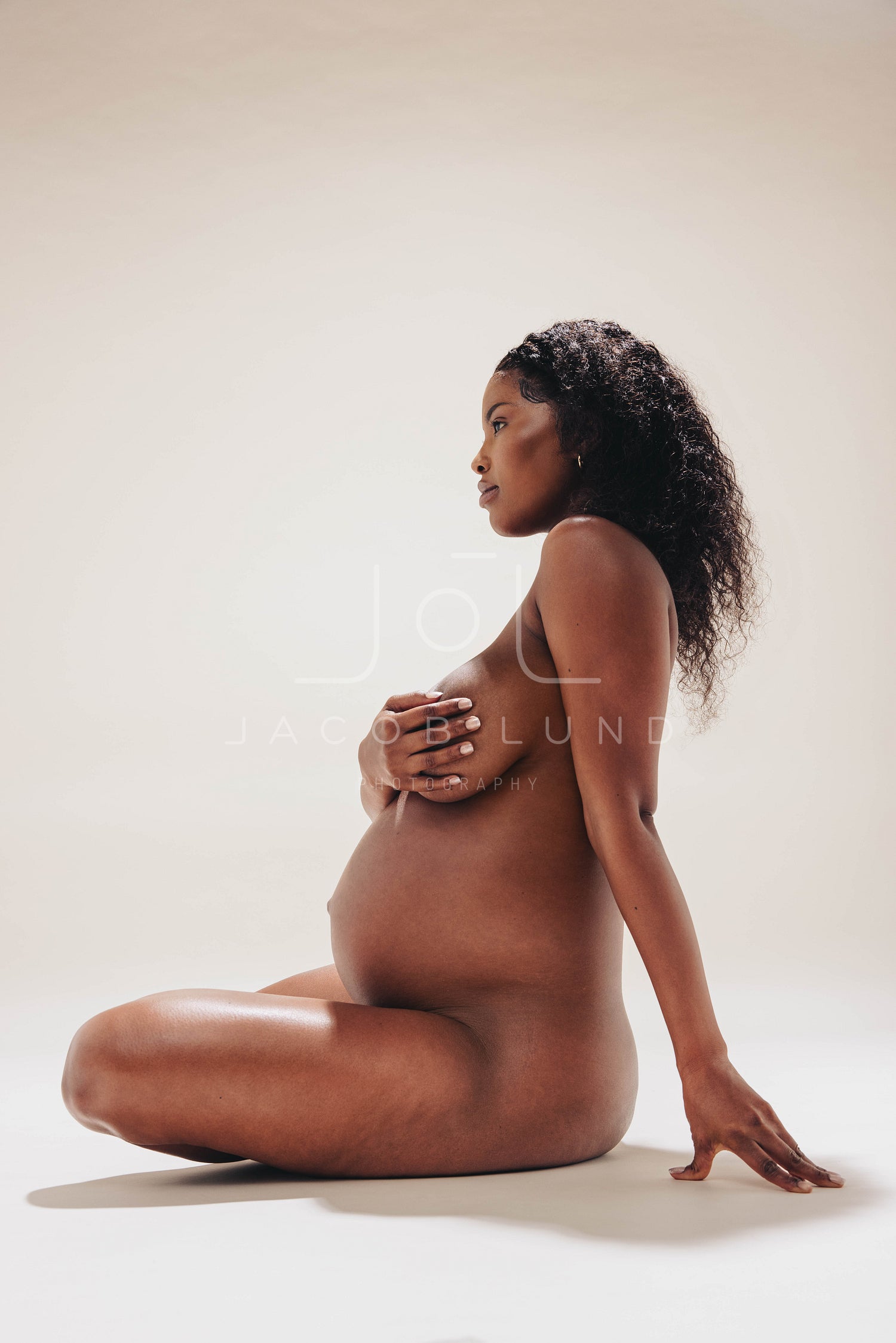 chelsea toledo share nude yoga pregnant photos